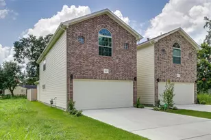 612 E 38th St, Houston, TX 77022 - Photo 2