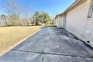 303 Brigadoon Ln, Friendswood, TX 77546 - Photo 22