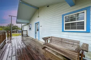 1045 12th St, Dickinson, TX 77539 - Photo 4