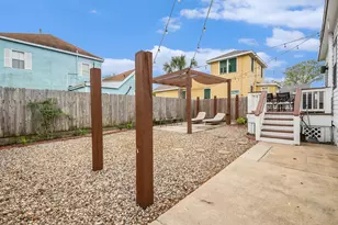 2015 37th St, Galveston, TX 77550 - Photo 30