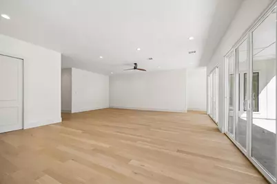 4817 Kingfisher Drive, Houston, TX 77035 - Photo 4
