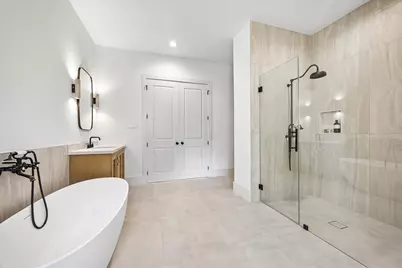 4817 Kingfisher Drive, Houston, TX 77035 - Photo 12