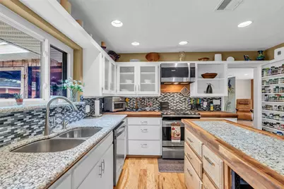 1302 Chestnut Ridge Road, Houston, TX 77339 - Photo 16