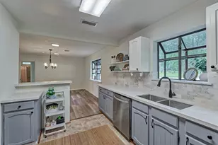 903 Commanche Rd, Conroe, TX 77316 - Photo 10