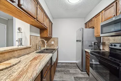 1516 Bay Area Boulevard #L8, Houston, TX 77058 - Photo 2