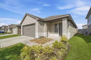 2423 Dancing Pne Dr, Spring, TX 77373 - Photo 2