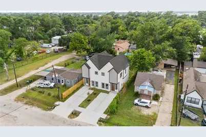 7805 Farnsworth Street #B, Houston, TX 77022 - Photo 18