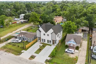 7805 Farnsworth St, Houston, TX 77022 - Photo 18