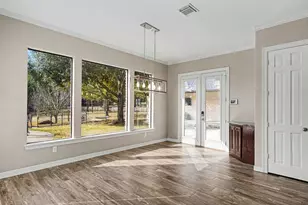 15569 Crown Oaks Dr, Montgomery, TX 77316 - Photo 10