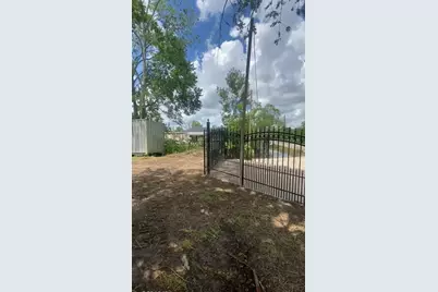 711 W Jasmine Street, Fresno, TX 77545 - Photo 2