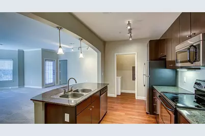2951 N Loop 336 W #325, Conroe, TX 77304 - Photo 4