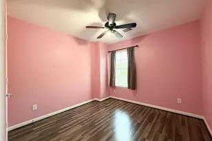 910 Staffordale Manor Ln, Houston, TX 77047 - Photo 10