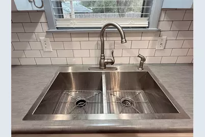 204 Meadow Lane, Brenham, TX 77833 - Photo 8