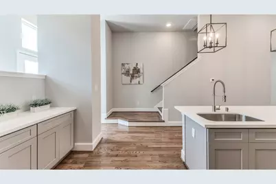 605 W 24th Street, Houston, TX 77008 - Photo 6