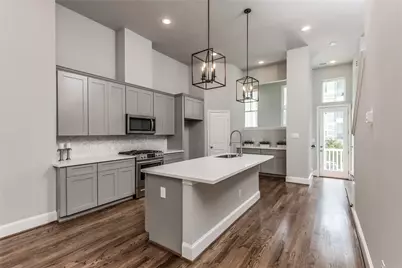 605 W 24th Street, Houston, TX 77008 - Photo 2