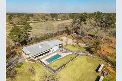 300 Stoddard Drive, Nacogdoches, TX 75965 - Photo 2