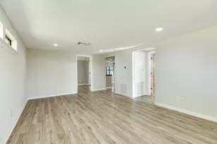 640 Whitten St, Clute, TX 77531 - Photo 6