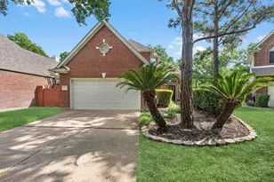 36 Grants Lake Cir, Sugar Land, TX 77479 - Photo 2