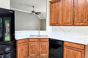159 S Delta Mill Cir, The Woodlands, TX 77385 - Photo 6