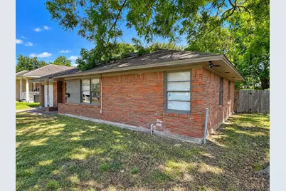 208 S Sparrow Way, Texas City, TX 77591 - Photo 2