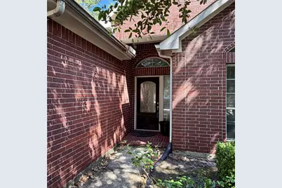 18 Griffin Hill Court, The Woodlands, TX 77382 - Photo 2