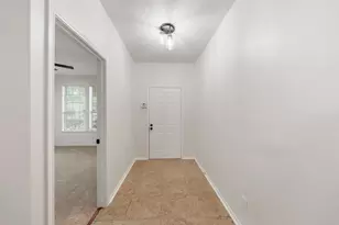 923 Shirefield Ln, Spring, TX 77373 - Photo 4
