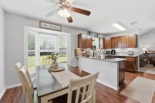 900 Sunnybrook Ln, Baytown, TX 77521 - Photo 12
