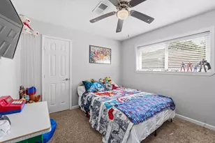 900 Sunnybrook Ln, Baytown, TX 77521 - Photo 16