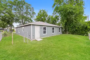 2722 Stallings Dr, Houston, TX 77088 - Photo 20