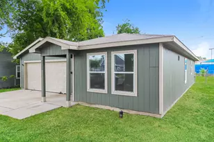 2722 Stallings Dr, Houston, TX 77088 - Photo 2