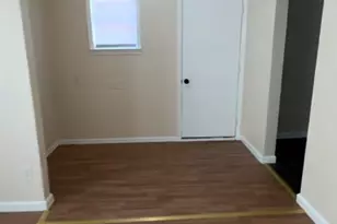 2415 4th Ave N, Texas City, TX 77590 - Photo 8