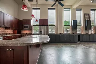 915 N San Jacinto St, Houston, TX 77002 - Photo 2