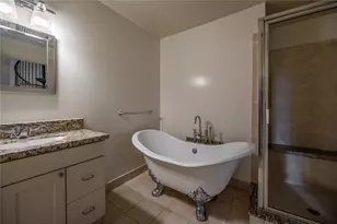 915 N San Jacinto St, Houston, TX 77002 - Photo 14