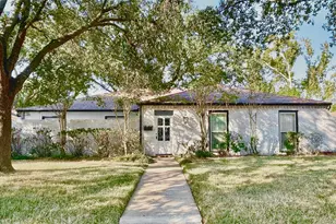 10010 Burgoyne Rd, Houston, TX 77042 - Photo 1