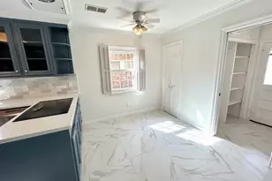 10010 Burgoyne Rd, Houston, TX 77042 - Photo 16