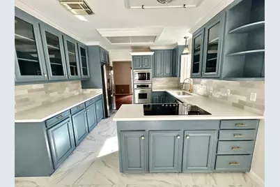 10010 Burgoyne Road, Houston, TX 77042 - Photo 14