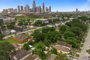 1612 Common St, Houston, TX 77009 - Photo 1