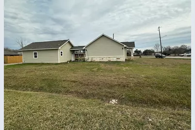 825 Mossey Drive, La Porte, TX 77571 - Photo 6
