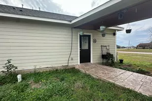 825 Mossey Dr, La Porte, TX 77571 - Photo 10