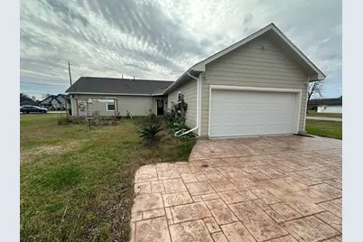 825 Mossey Drive, La Porte, TX 77571 - Photo 8