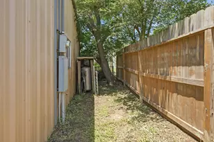 1310 Brazos St, Hempstead, TX 77445 - Photo 24