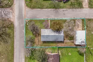 1310 Brazos St, Hempstead, TX 77445 - Photo 30