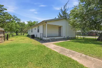 1310 Brazos Street, Hempstead, TX 77445 - Photo 22
