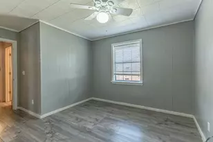 1310 Brazos St, Hempstead, TX 77445 - Photo 18