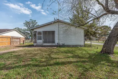 1310 Brazos Street, Hempstead, TX 77445 - Photo 26