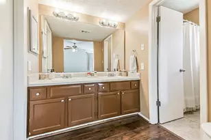 19323 Hollowlog Dr, Katy, TX 77449 - Photo 20