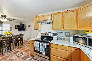 4832 Belton Ln, Anahuac, TX 77514 - Photo 12