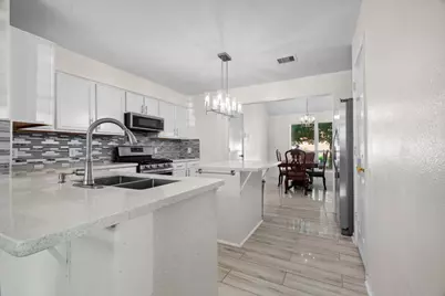 8006 Saffron Lane, Baytown, TX 77521 - Photo 10