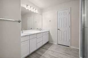 8006 Saffron Ln, Baytown, TX 77521 - Photo 16