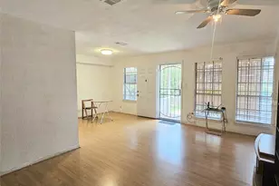 6201 Ranchester Dr, Houston, TX 77036 - Photo 4